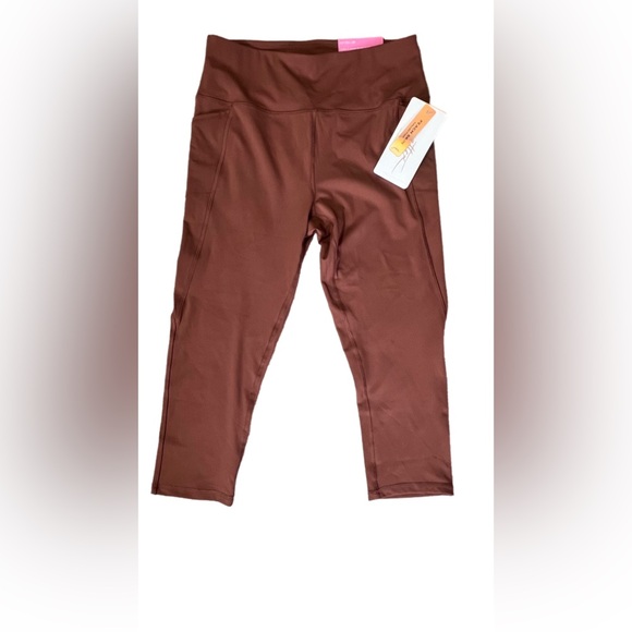 NWT Gottex Peach Skin Collection Pocket Capri Leggings, Size Large, Camel - Picture 2 of 5